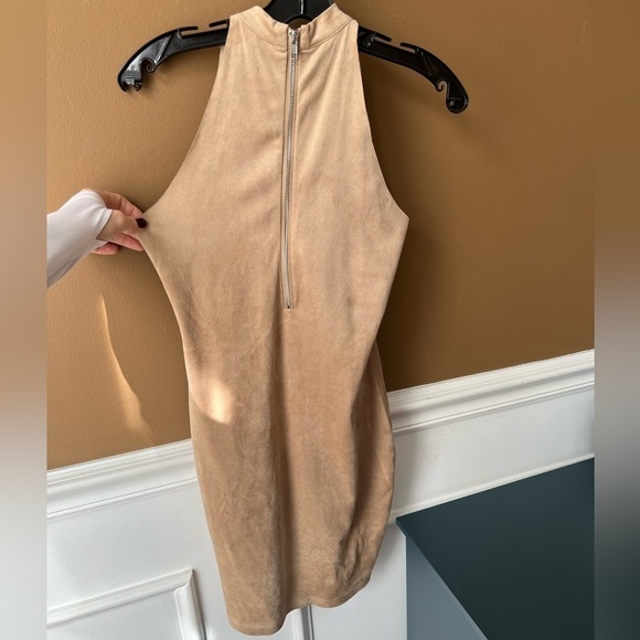 Olivaceous Camel Tan Sleeveless Faux Suede Mock Neck Bodycon Dress Size M - Picture 3 of 5